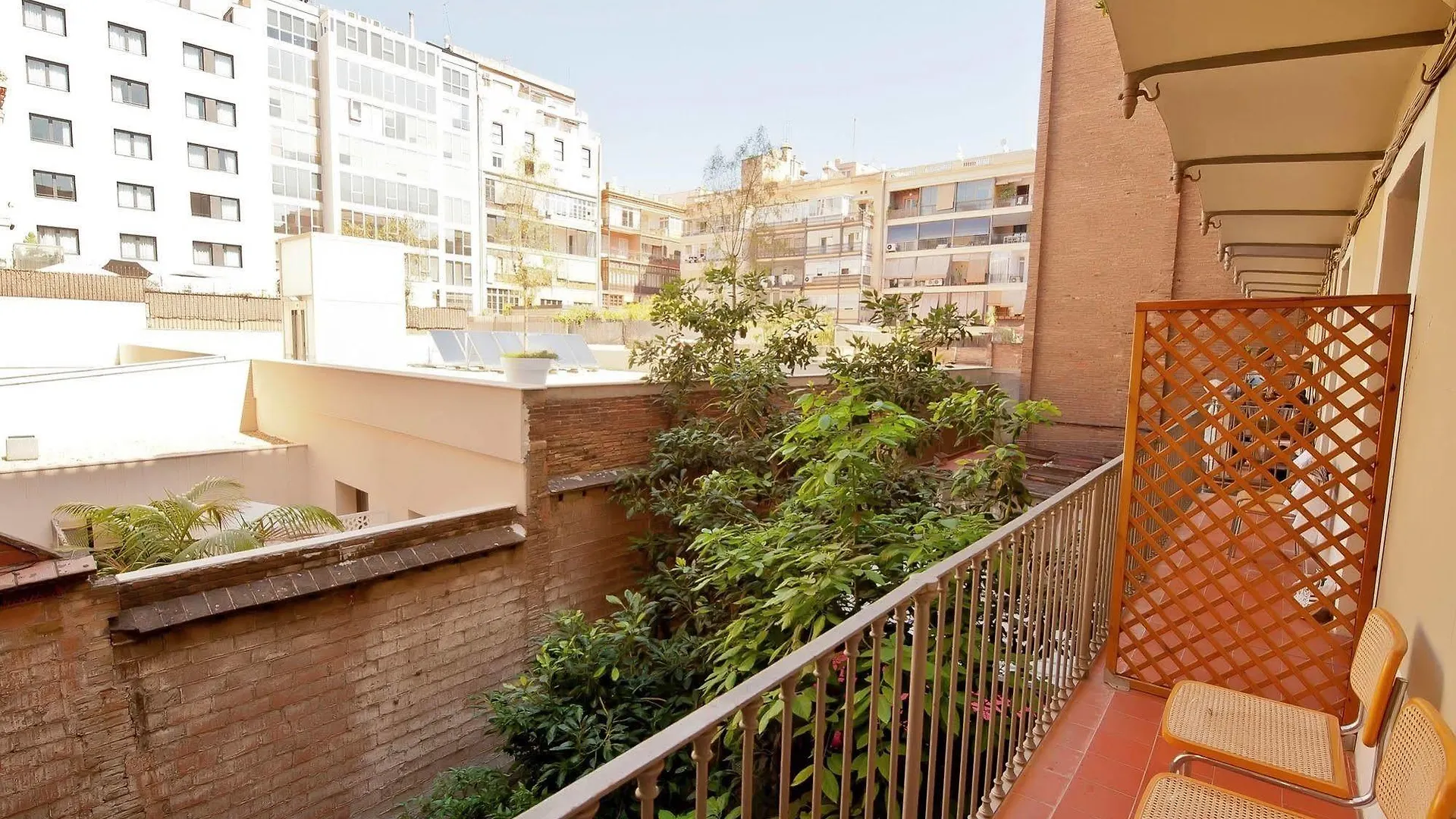 Casp Green House Barcelona Guest house