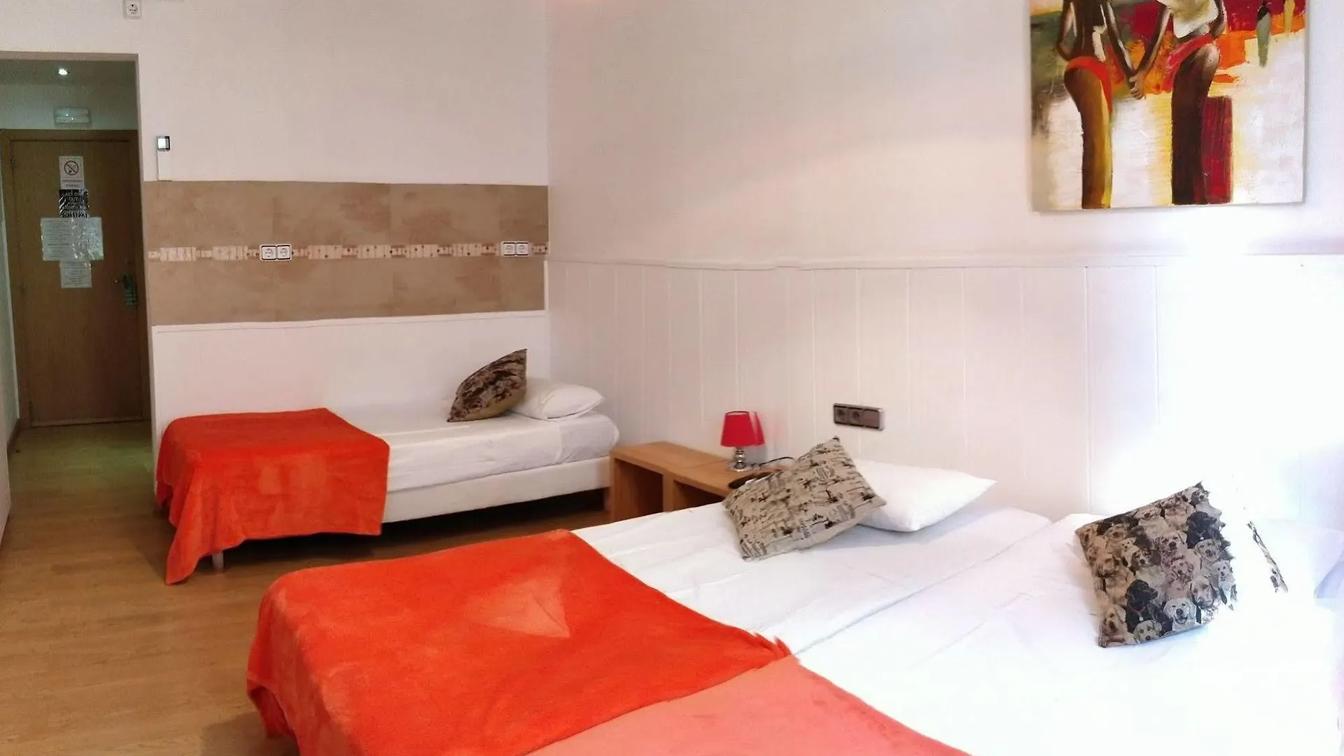 Casp Green House Barcelona 3*,  Spain