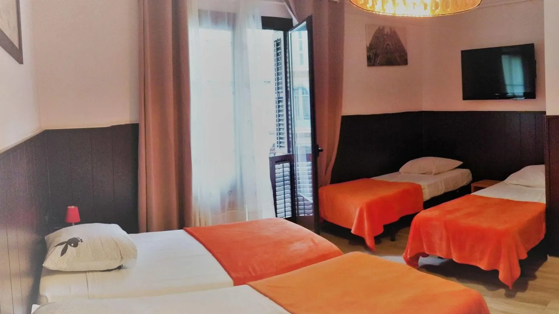 *** Guest house Casp Green House Barcelona Spain