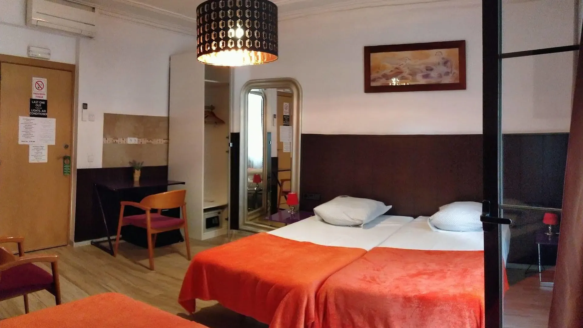 Casp Green House Barcelona Guest house
